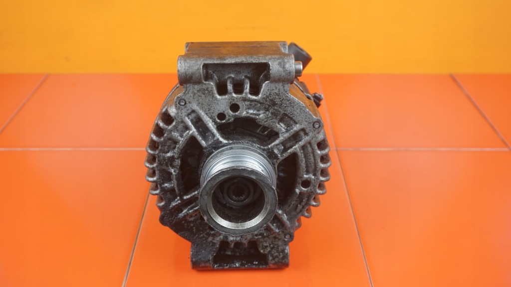 Mini s r56 clubman r55 1.6 turbo 09r 175km n14b16a генератор v755300980 Оригинал