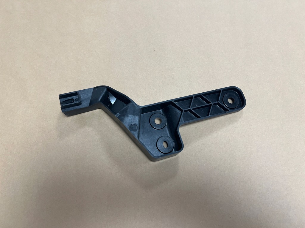 фото №1, Audi tt 8s направляющая бампера задняя правый 8s0807330d