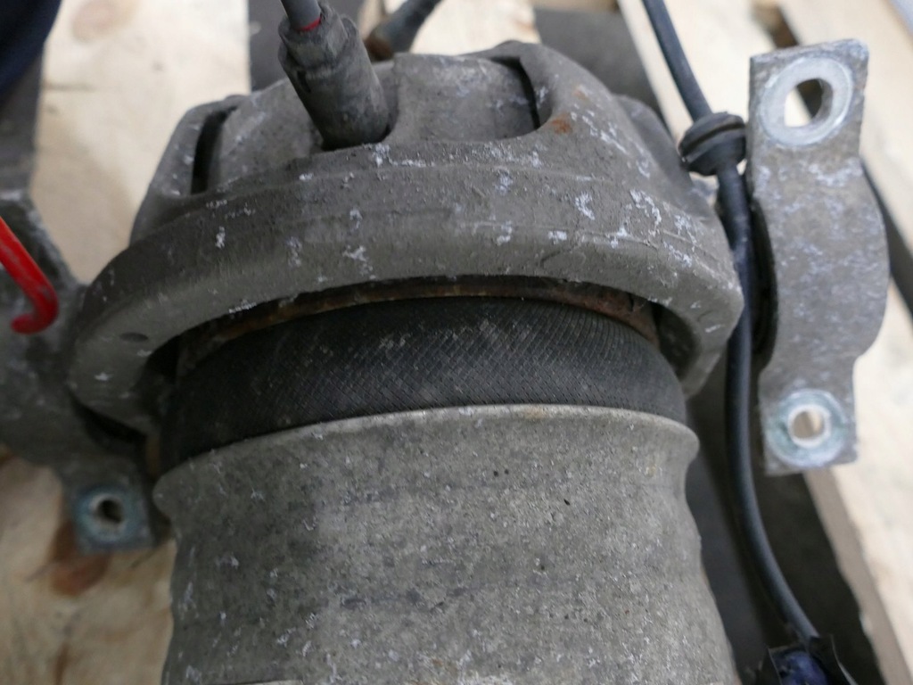 фото №8, Porsche cayenne 9p амортизатор подушка пневмоподушка l.t