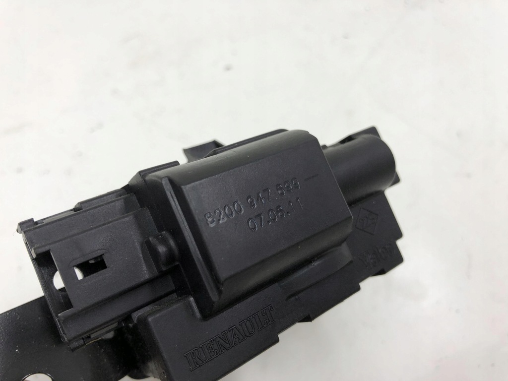 фото №3, Замок крышки багажника renault clio iii lift hb