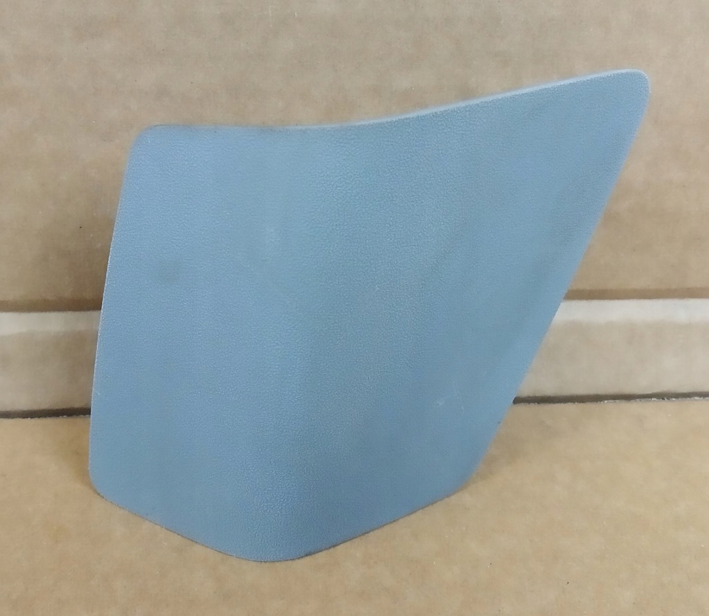 фото №1, Toyota sienna 2011- заглушка обшивка заднего