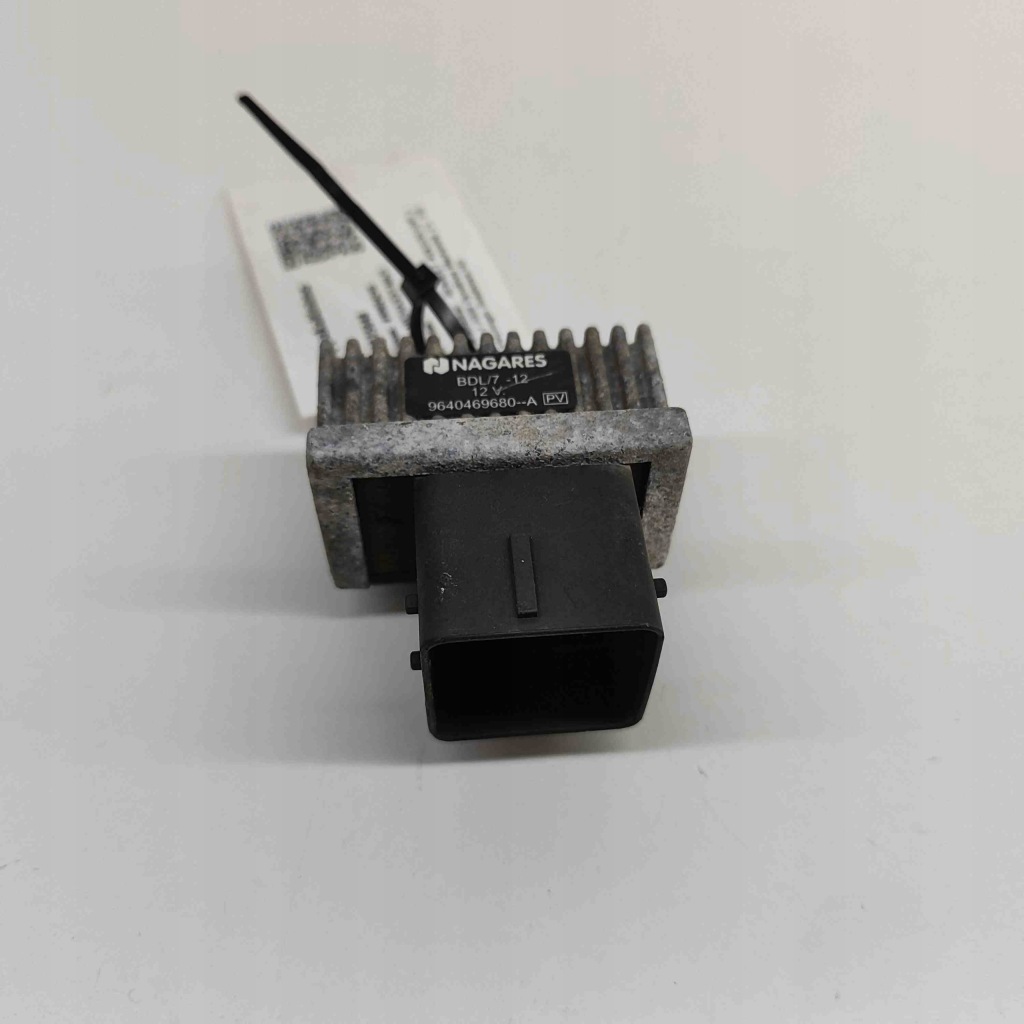 Свечи зажигания зажигания renault koleos i hy_ 9640469680 28925848 2.0l 110kw 2008 Цена