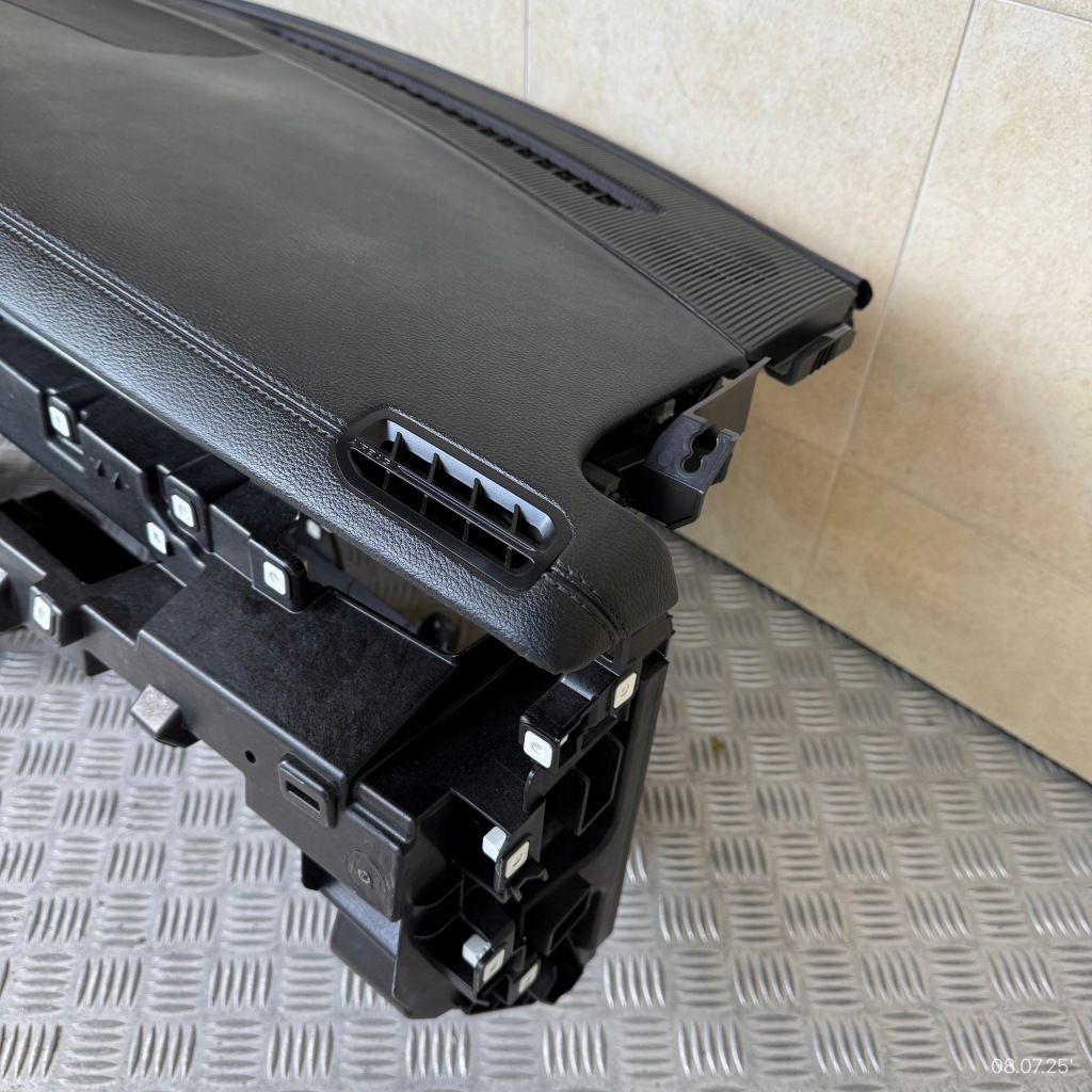 Приборная панель комплектная подушка безопасности панель  ремни приборная панель jeep compass 2 рестайлинг  2021 год Доставка