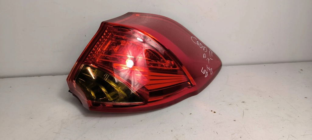 фото №1, Лампа права задня kia ceed ii hb led 92402-a20