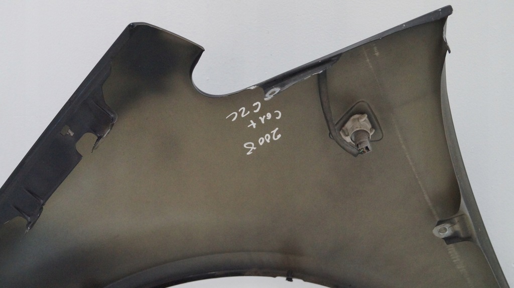 фото №11, Крила передній правий mitsubishi colt vi czc z30 02h 2008