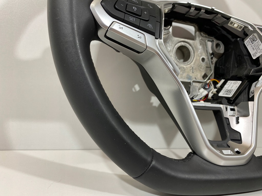 фото №10, Воздуховод кожа vw golf viii лепестки переключения multi