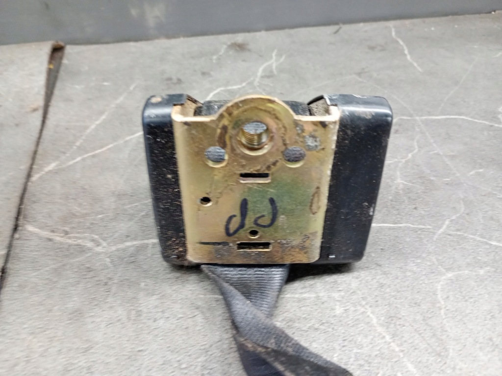 1238603785 ремень безопасности правый задний  mercedes w123 Киев