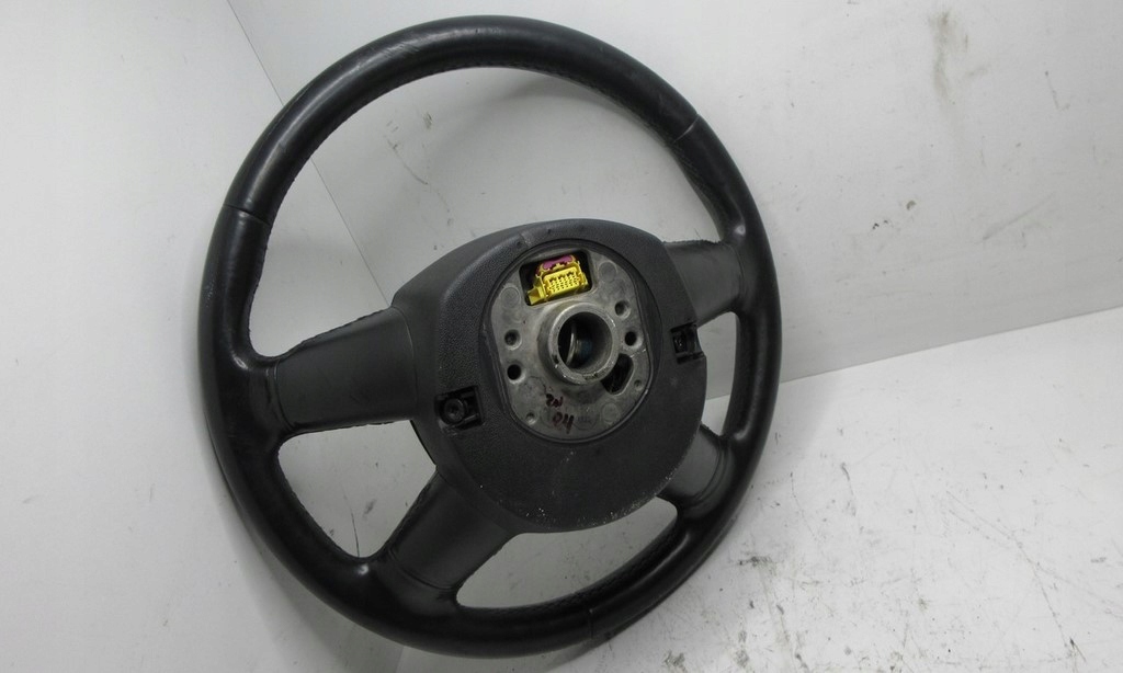 фото №9, Audi a8 d3 czarna воздуховод подушка lift четырёхлучевая