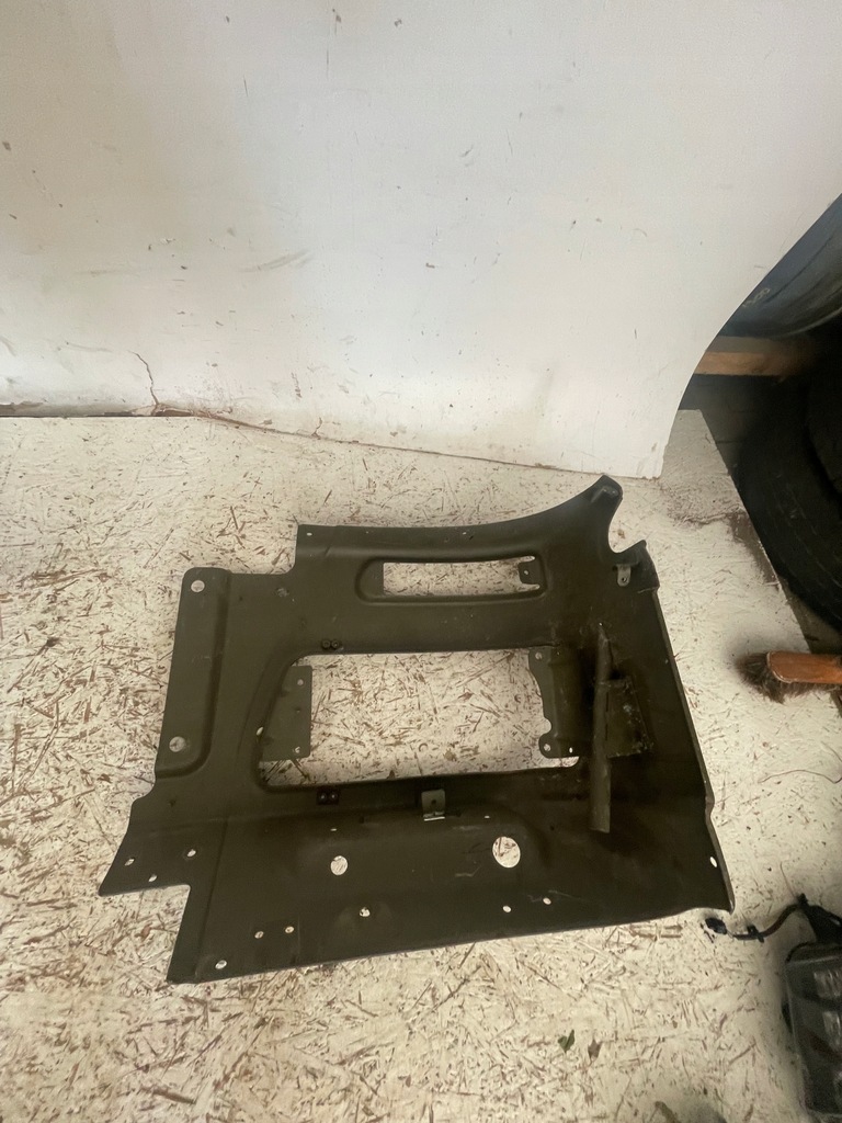 фото №6, Уголок панель фары iveco eurotrakker