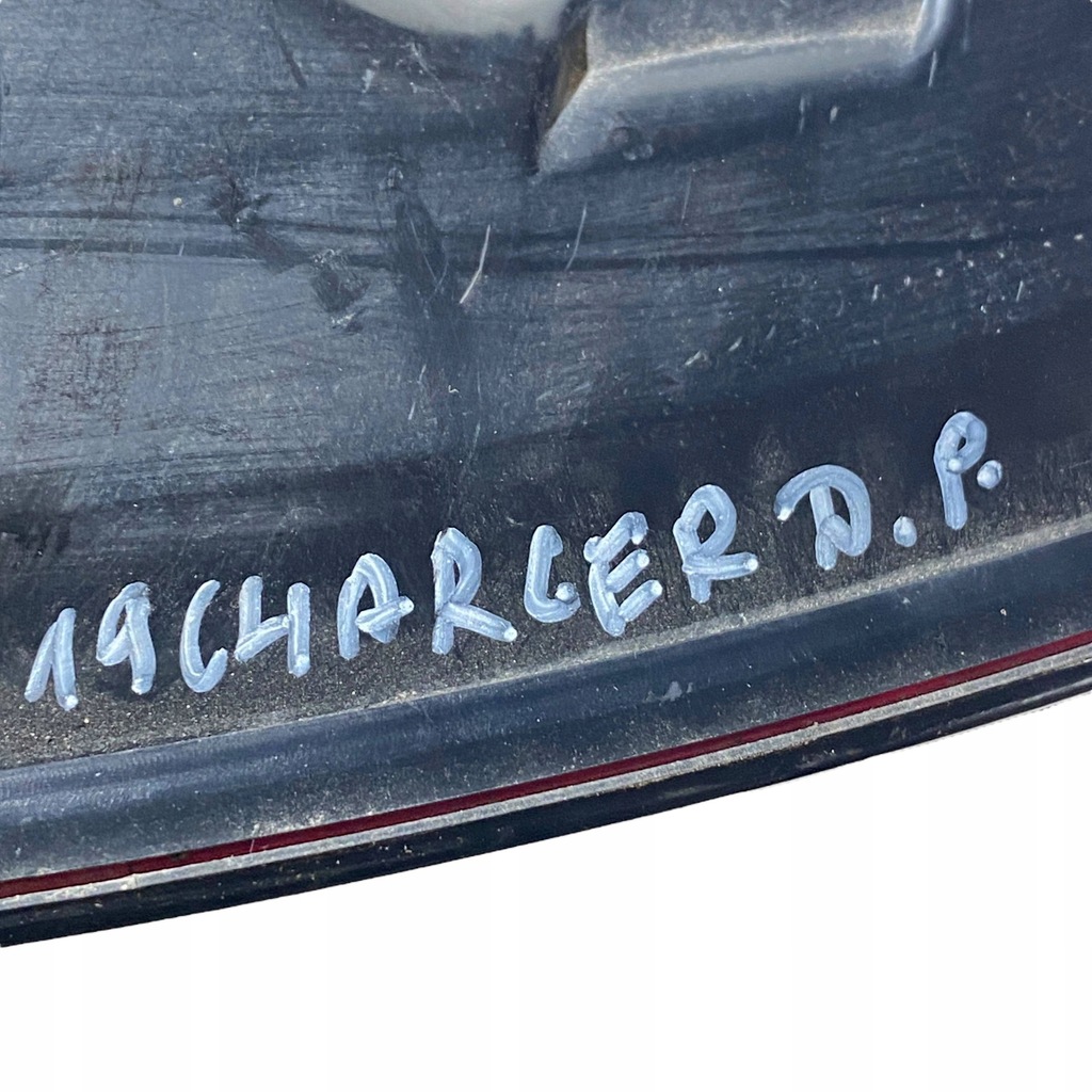 фото №12, Dodge charger 2019 правая сторона лампа задняя