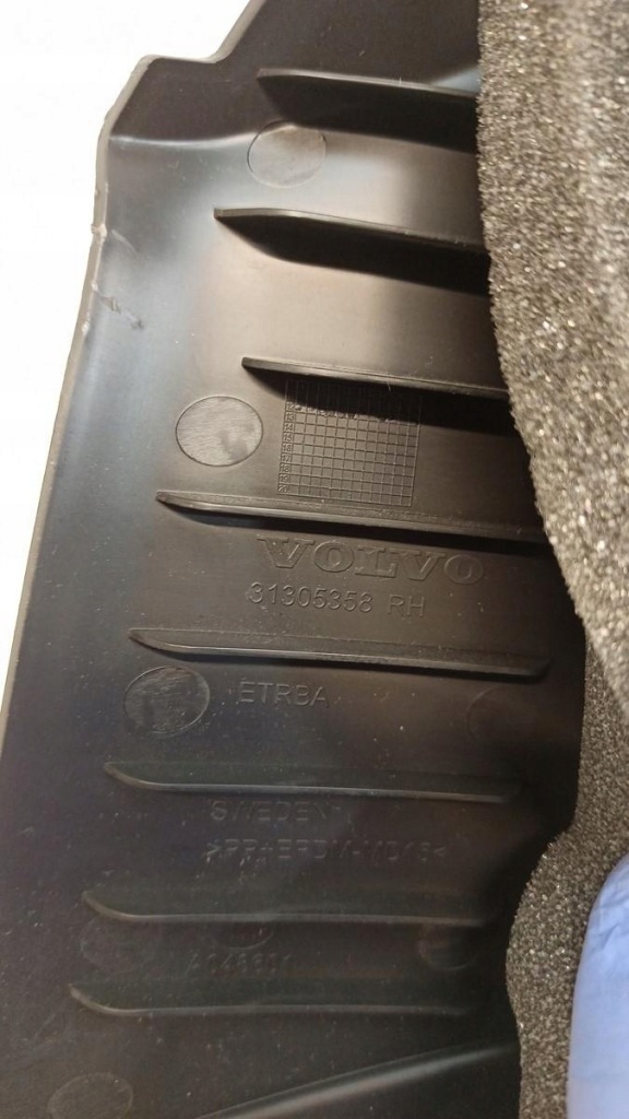 фото №5, Volvo v40 захист стійка правий задня 31305358