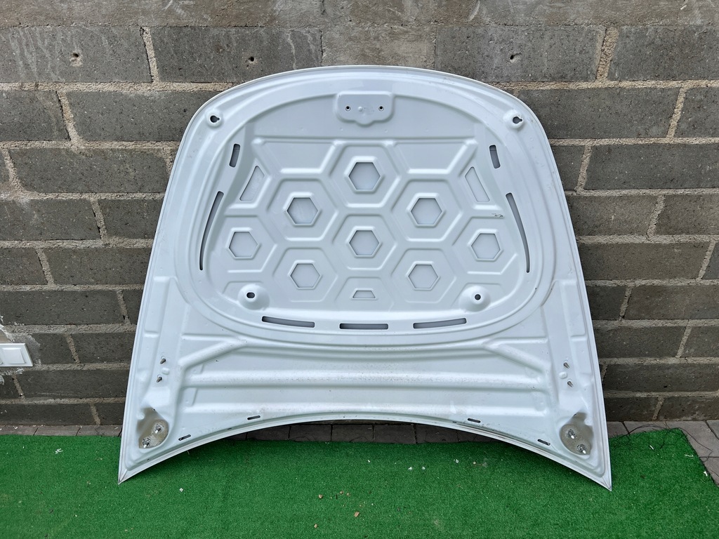 фото №10, Tesla 3 капот