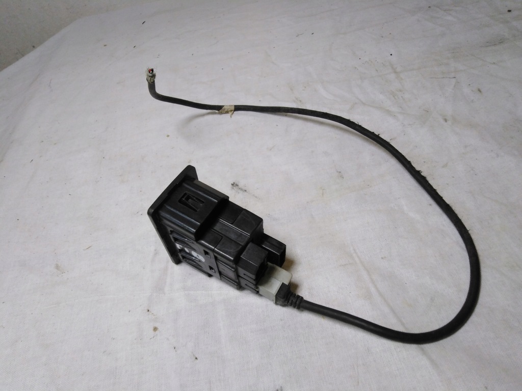 фото №6, Focus mk3 lift разъём port usb gc3t-14f014-ab