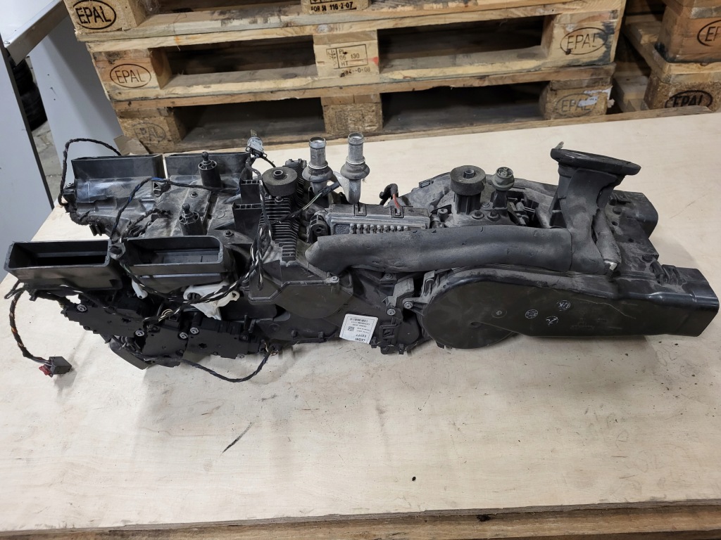 фото №1, Audi q7 4m отопитель задняя 4m0820004