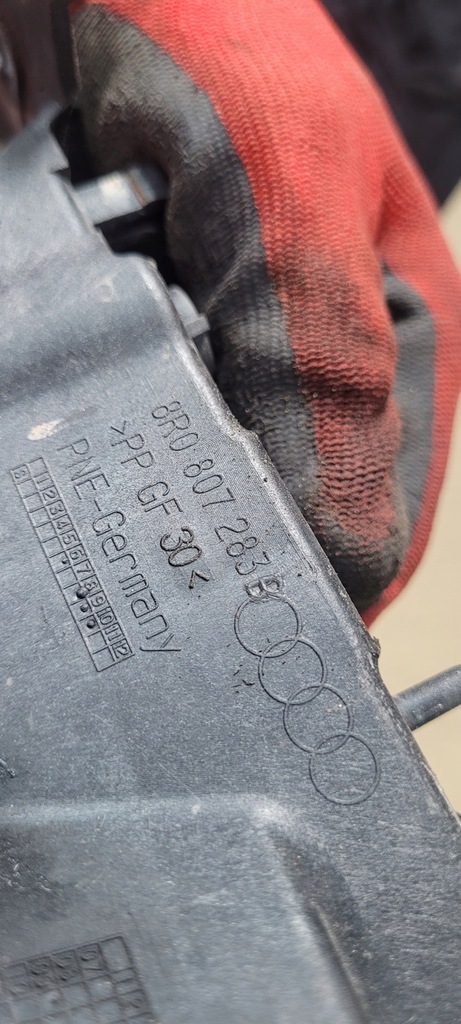 фото №6, Q5 8r sq5 напрямна кронштейн бампера лівий задня 8r0807283b