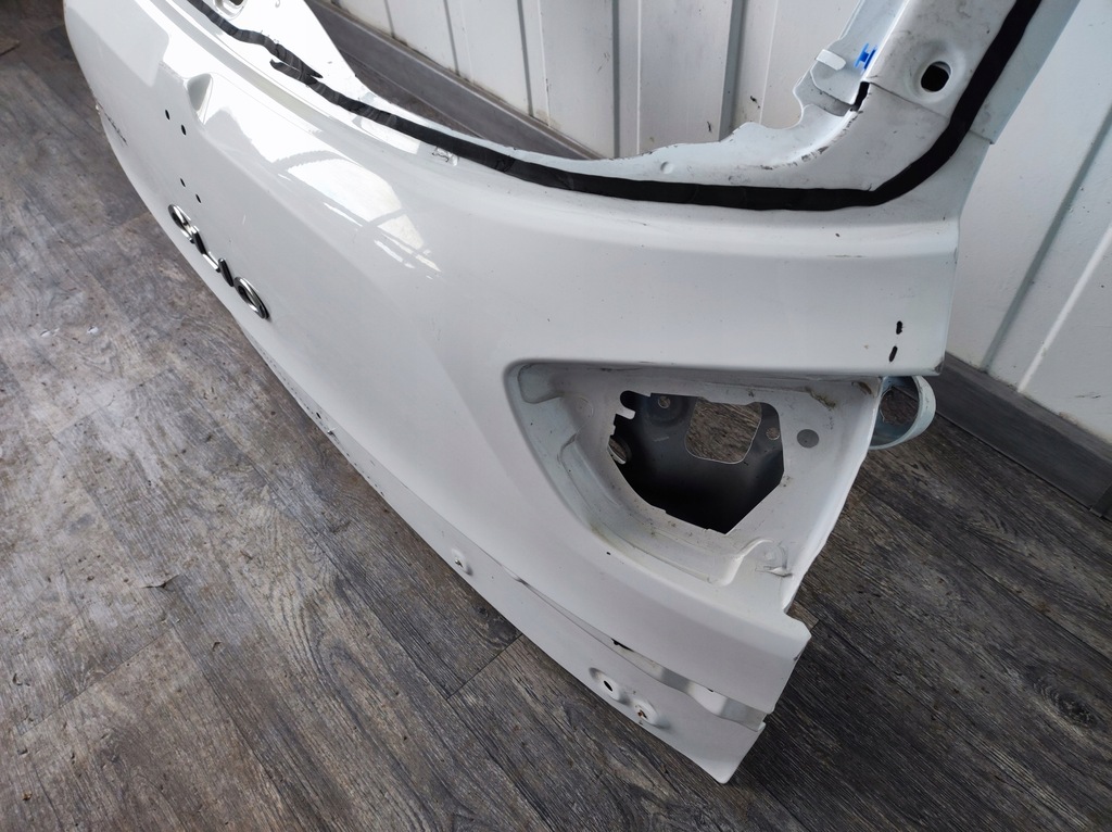 фото №3, Крышка багажника задняя задняя ---- renault clio iv kombi