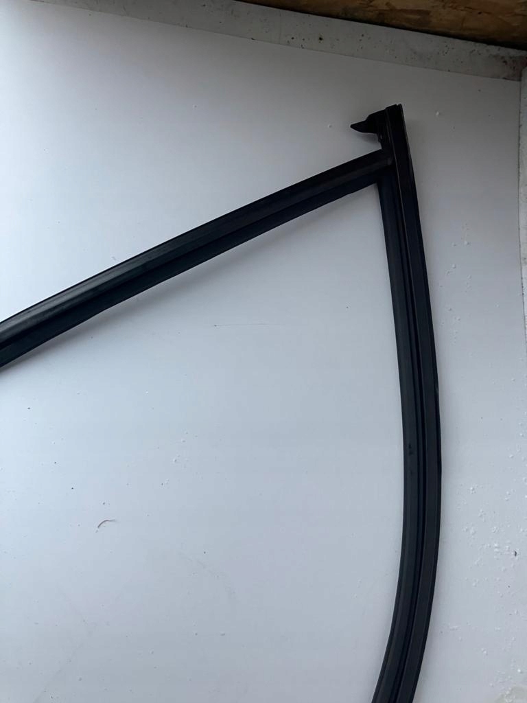 фото №4, Прокладка рамка скло двері правий перед volvo xc40