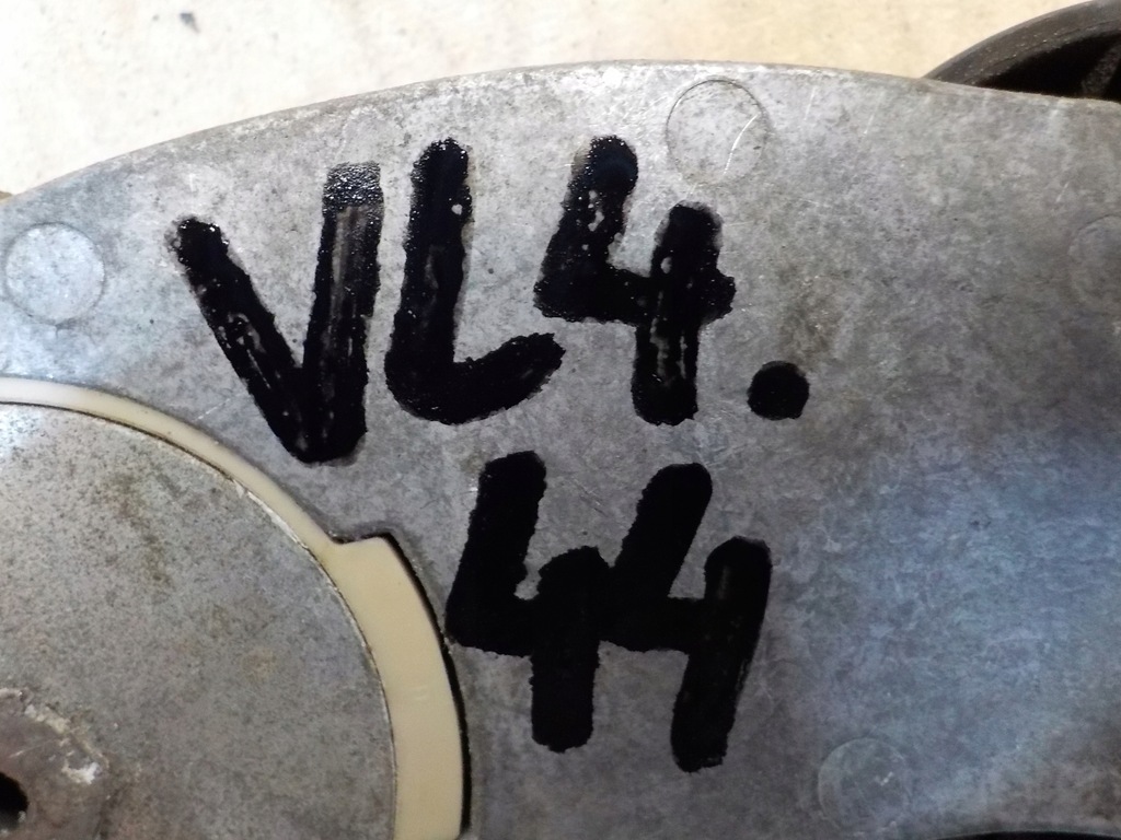 фото №8, Volvo v40 cross country 2014r 1.6d 115km натяжитель ремень клиновой