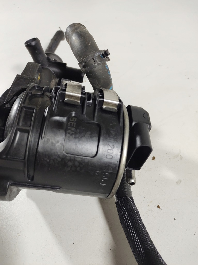 фото №15, Infiniti q50 2.2 13- корпус фильтра топлива