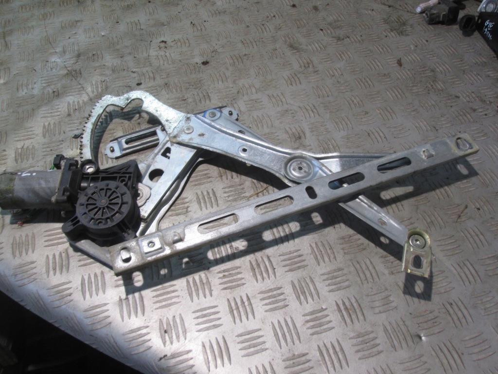 фото №1, Подъемник механизм стекло левый перед электрический. mercedes slk r170 191743-xxx