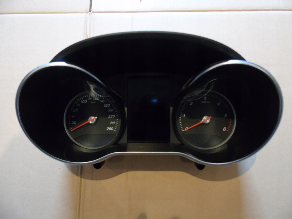 фото №1, Idealny kpl. счетчик приборная панель mercedes w253 w205 1