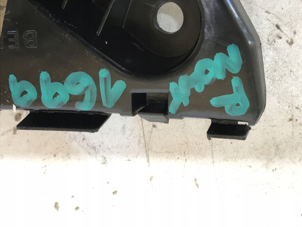 Напрямна бампера лівий перед mazda 3 iv 19 Недорого