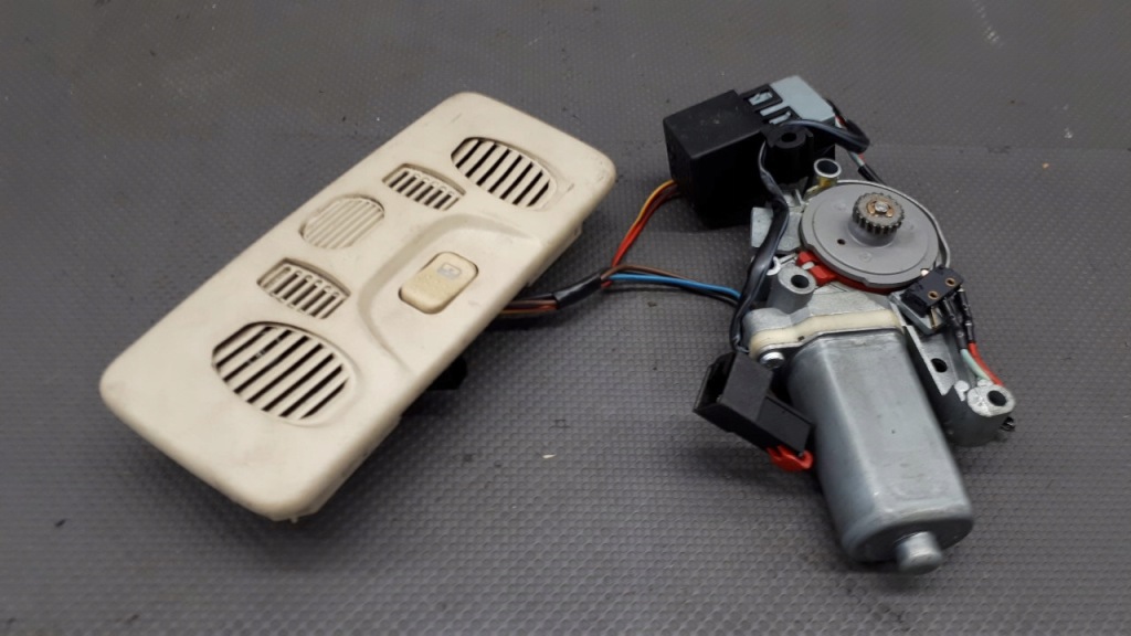 фото №1, 156020254 моторчик панель люк romeo 166 98