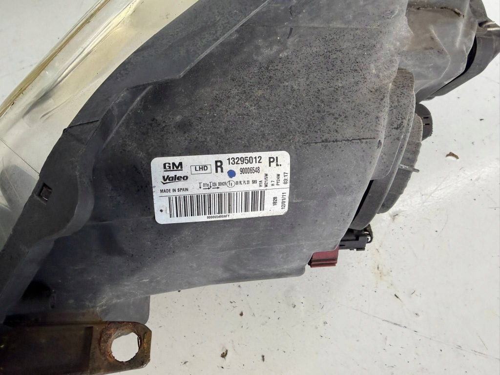 Лампа правий перед права передня opel corsa d lift eu Доставка