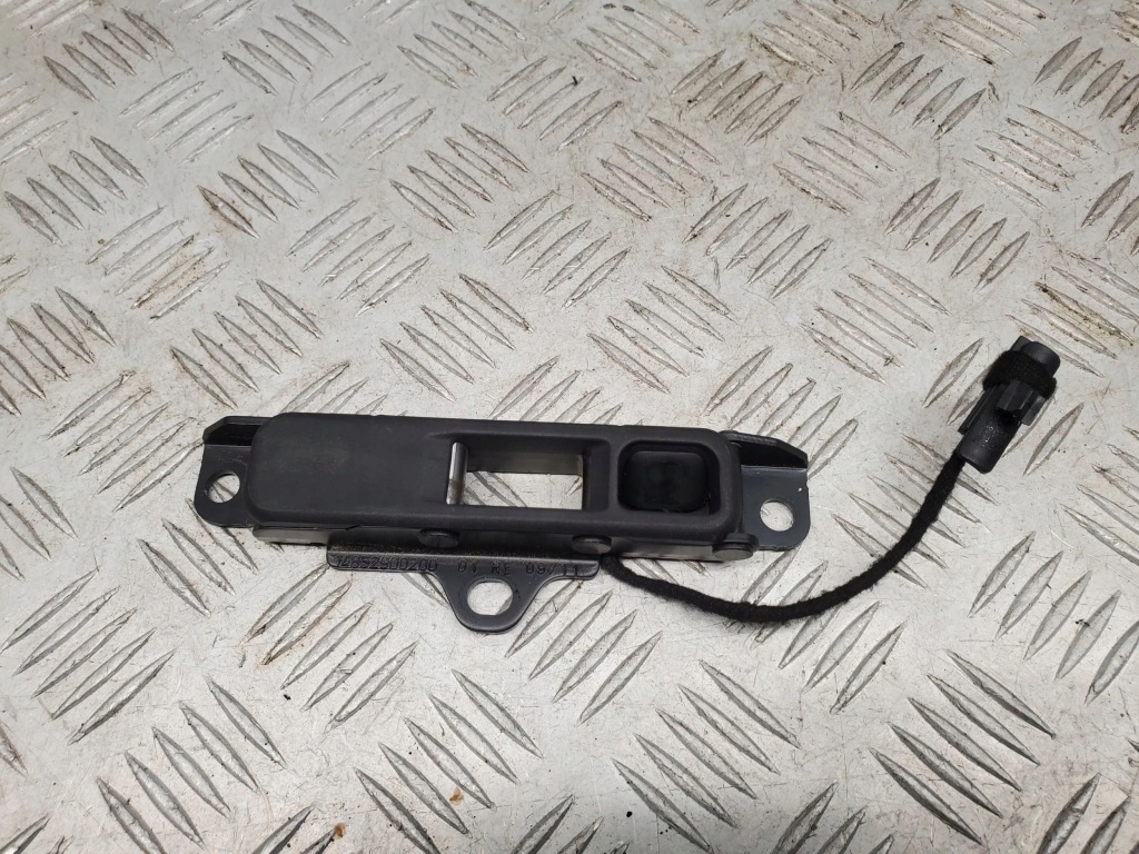 фото №1, Audi s5 8f0871398a права сторона інше