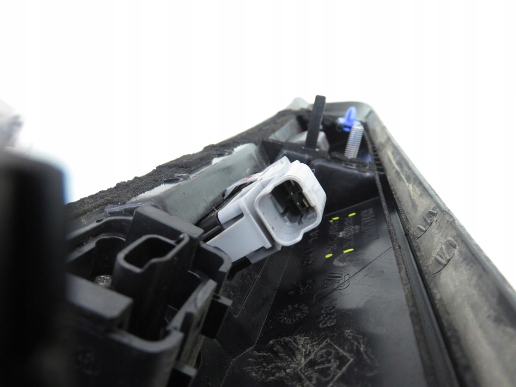 Накладка крышки dacia duster 848101807r 848107242r tecnm ,cnm камера с Разборки