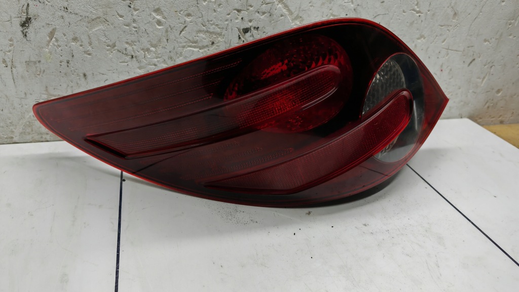 Лампа левая левый задний  задняя mercedes r-klasa w251 a2518200364 Оригинал