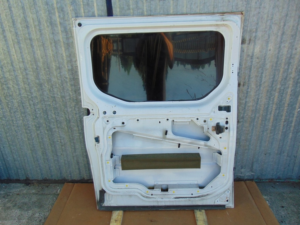 фото №11, Дверь левая раздвижные vivaro trafic 2001-2014 с стекло