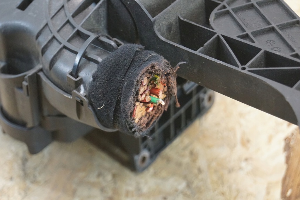 фото №6, Коробка предохранителей iveco daily 14 - 5801393356