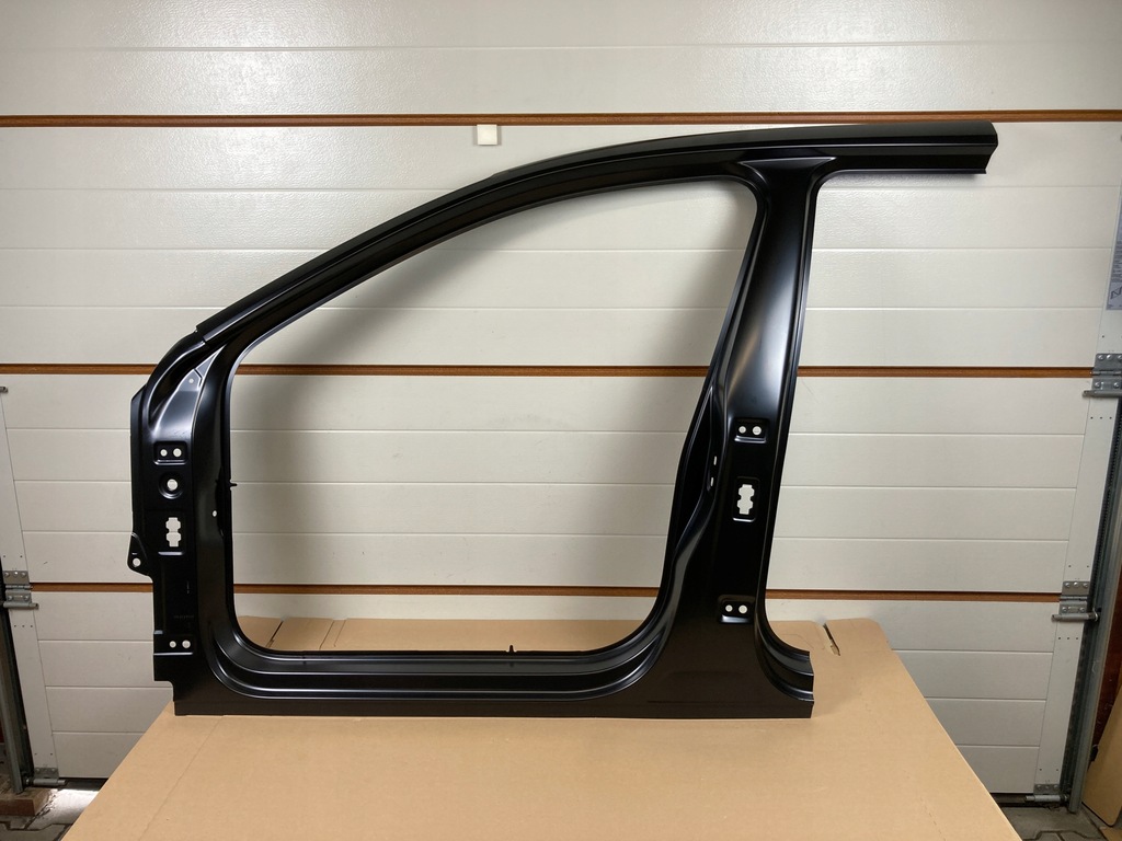 фото №1, Блок двигателя порог левый передний vw passat b8 3g9