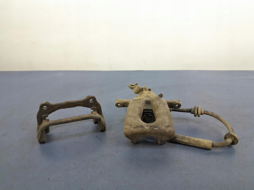 фото №1, Alfa romeo 159 sedan суппорт скоба задняя правый