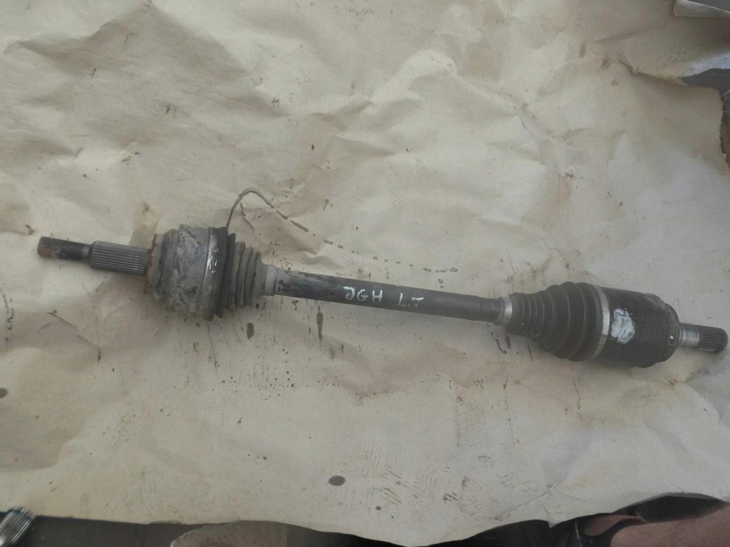 фото №1, Приводной вал левый задняя jeep grand cherokee wk2 p68193667aa