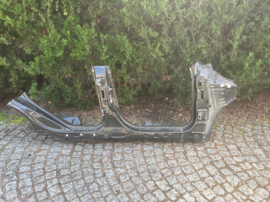 фото №1, Mini r60 countryman правая четверть блок двигателя порог poznań