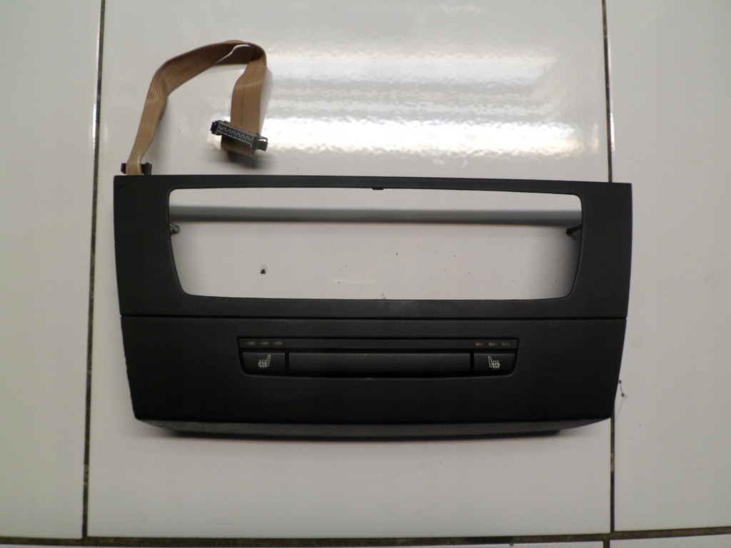 фото №1, Bmw 3 e90 рамка панель підігріваємих сидінь 9120979