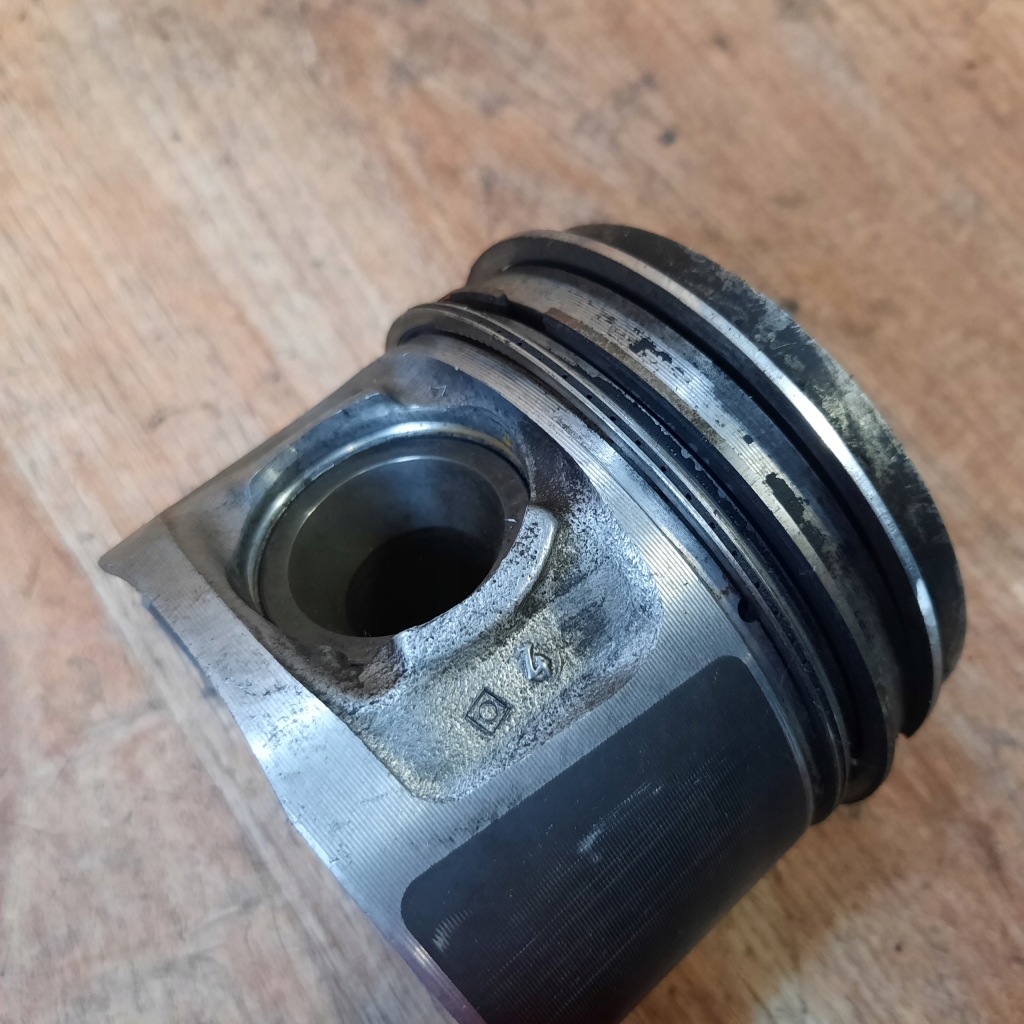 фото №8, Bmw 2.0d n47d20a поршень 0840zu