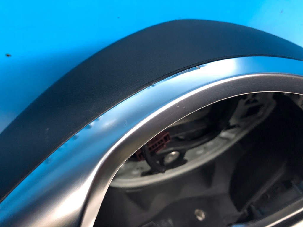 фото №10, Mercedes w176 amg r172 воздуховод кожаный кожа czerwona nić