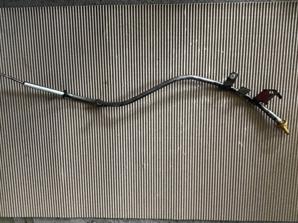 фото №1, Alfa romeo giulietta 2012 щуп рівня оливи