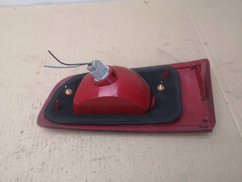 фото №6, Лампа w кришка задня права + ліва mazda ii 2 dy 03-07