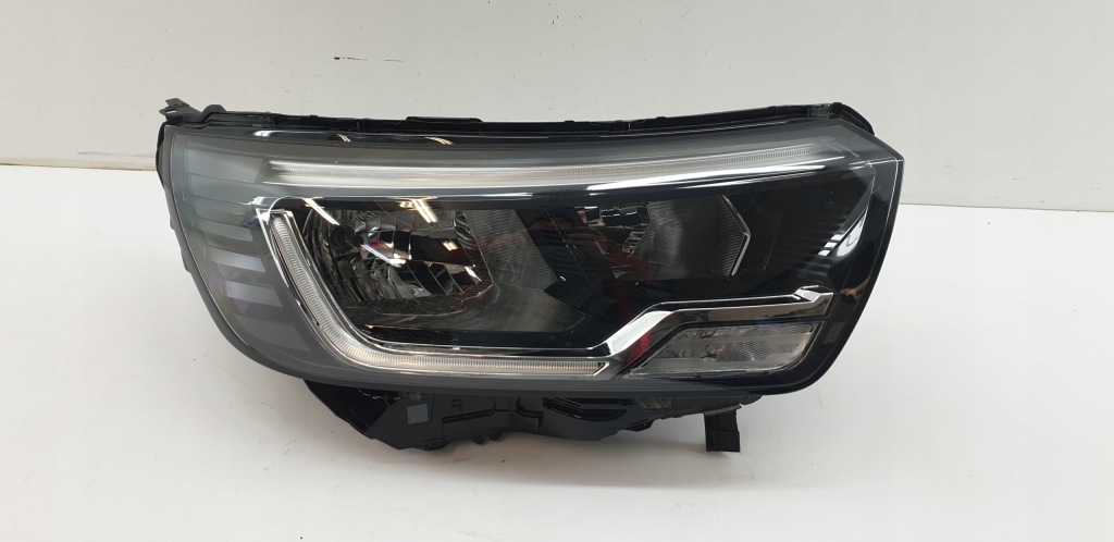 Купити Лампа перед передня права renault kangoo iii 3 2021-2024 260100108r