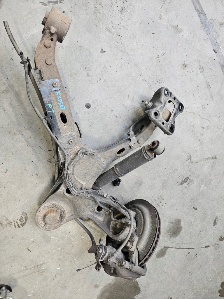 Купить Поворотный кулак ступица суппорт рычаг правый задний  jumpy iii traveler expert iii 2022