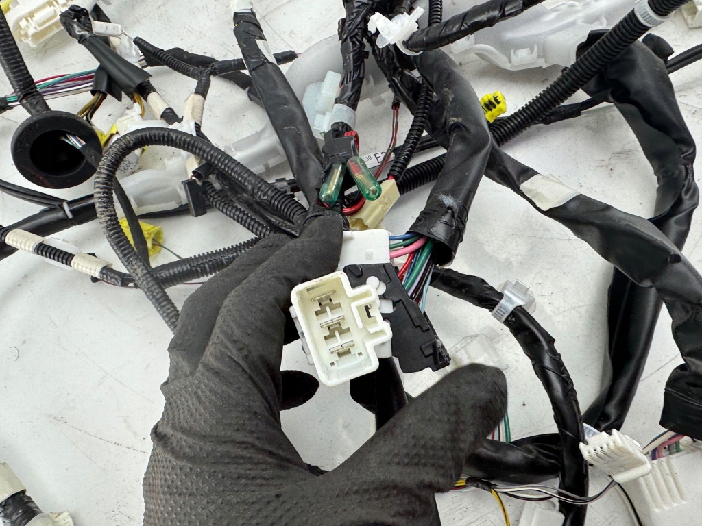 Toyota c-hr 1 2021 другая жгут трубопровод / кабели Доставка