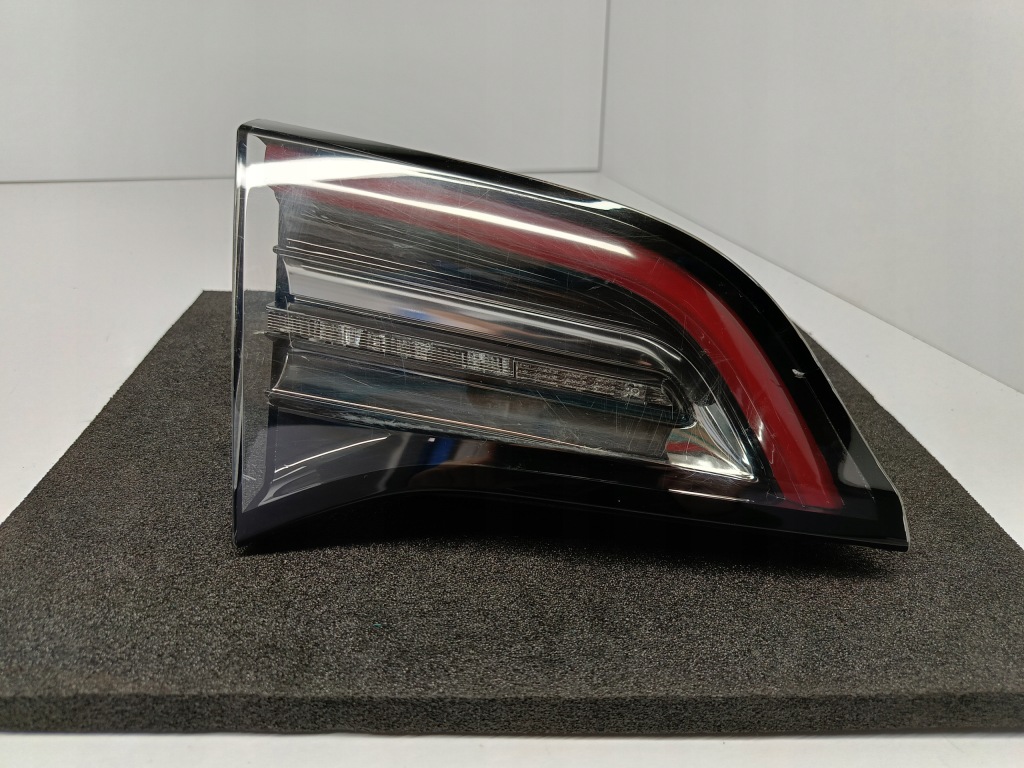 Купити Tesla model y 20- 3 рестайлінг  22-фара кришки багажника ліва задній led 1502088-00-b