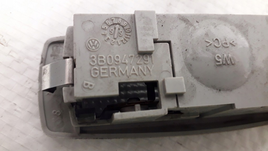 фото №15, Лампа освещение кабины volkswagen оригинальный номер 3b0947291