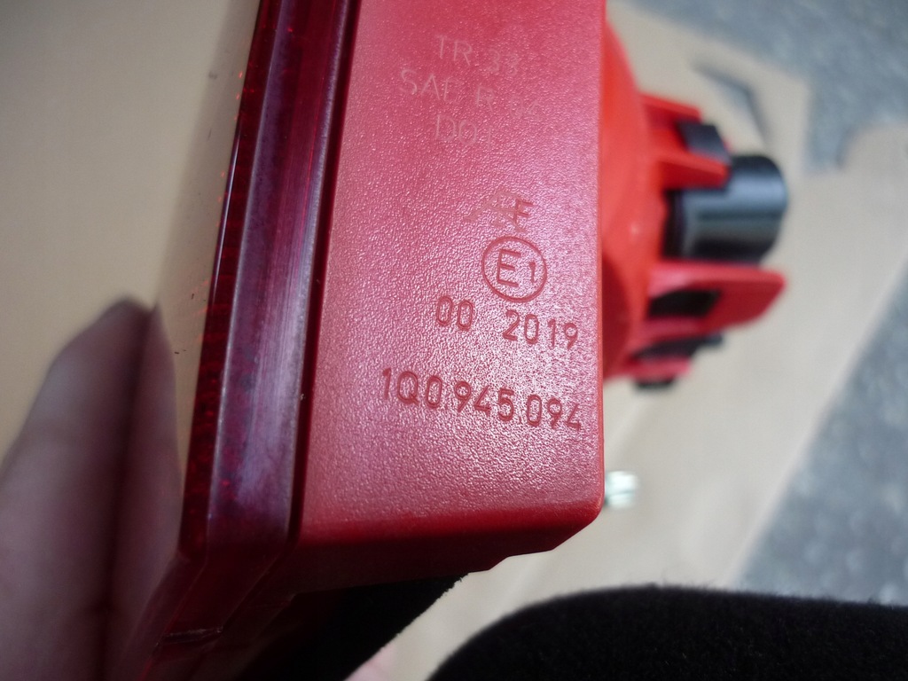 фото №12, Лампа правый задняя w крышка vw eos 1q0945094 ładna