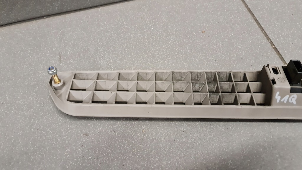 фото №6, Решітка обдув кремовий audi a8 d2 4d0907539