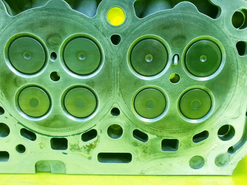 Головка двигателя mini bmw f20 f45 f55 f60 1.5d b37c15a 155733001 Оригинал